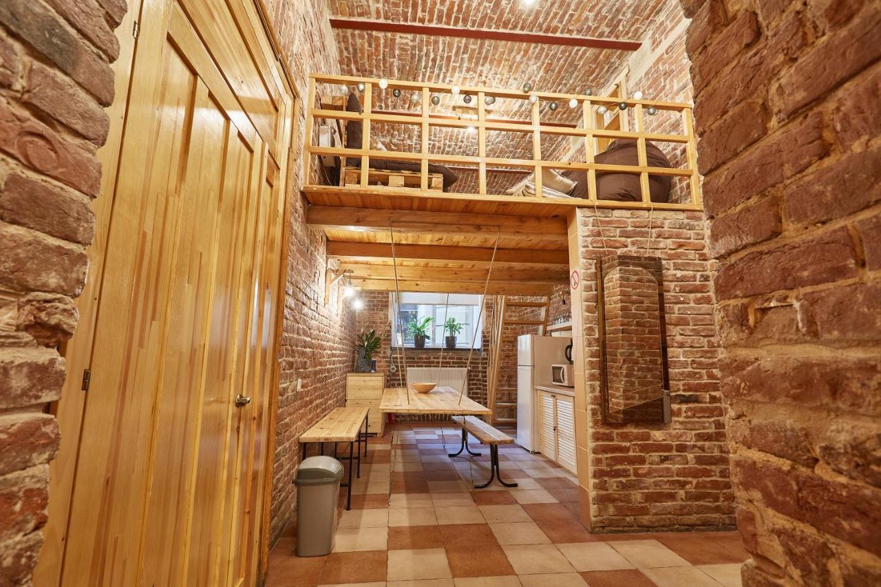 Shelter Apartamento Lviv Exterior foto