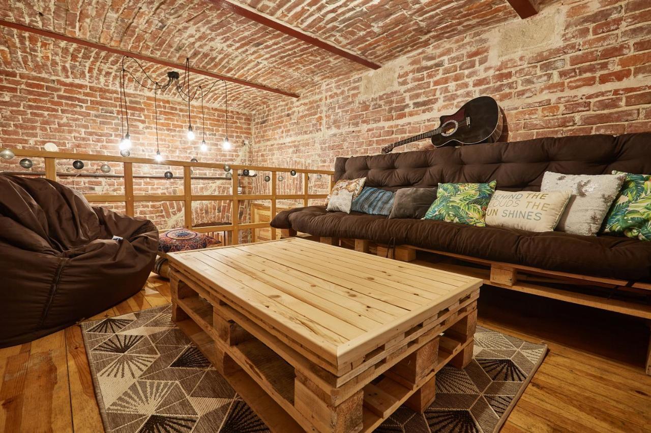 Shelter Apartamento Lviv Exterior foto
